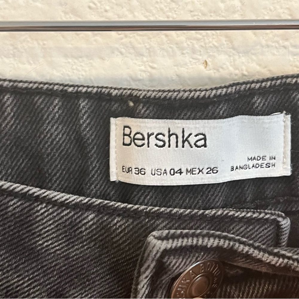 Bershka charcoal gray black straight cropped jeans distressed raw hem size 4 - Picture 3 of 12
